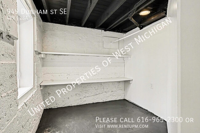 Building Photo - 949 Dunham St SE