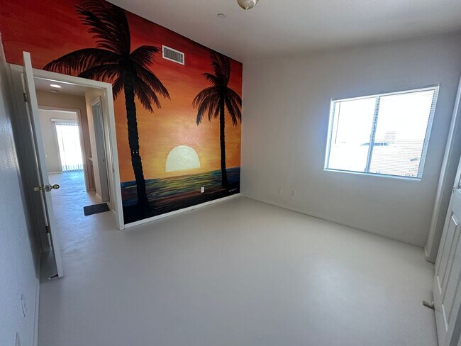 Building Photo - 4 bedrooms close to Joshua Tree National P...