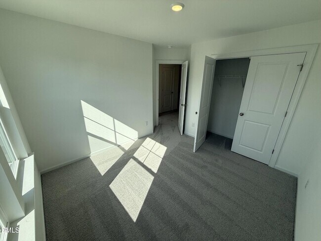 Building Photo - 337 Sweetbay Tree Dr