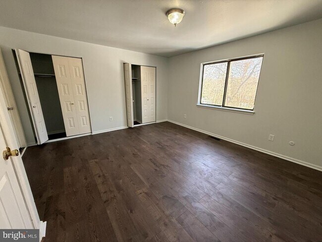 Building Photo - 423 Sonora Ct