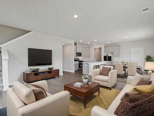 Building Photo - 640 Orsman Trl