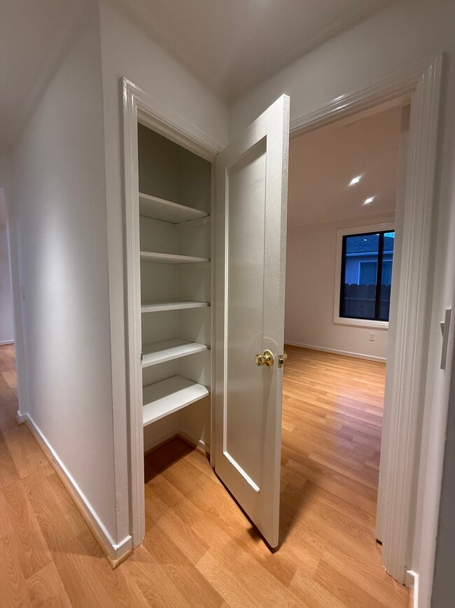 Building Photo - 330 Cuardo Ave