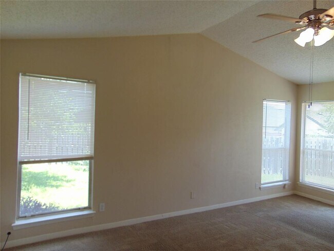 Building Photo - 217 Stowaway Cove