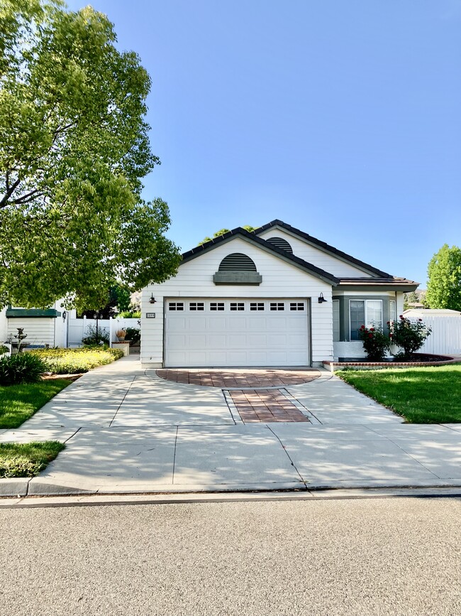 Primary Photo - 2899 Thicket Pl