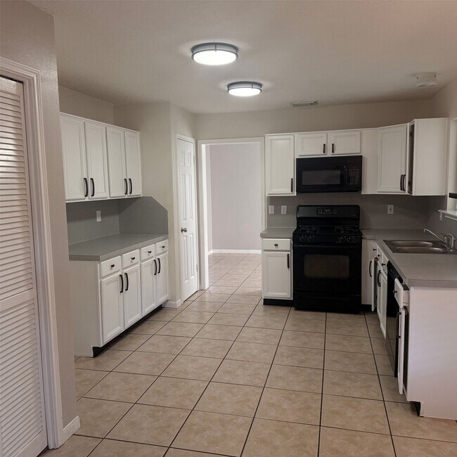 Building Photo - 9035 Rippling Fields Dr