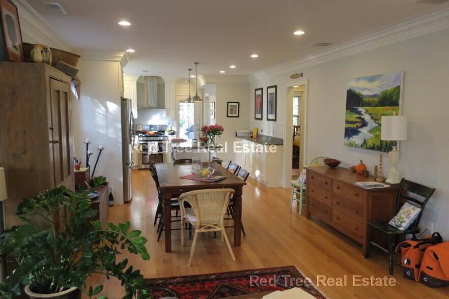 Building Photo - 279-281 Walnut St