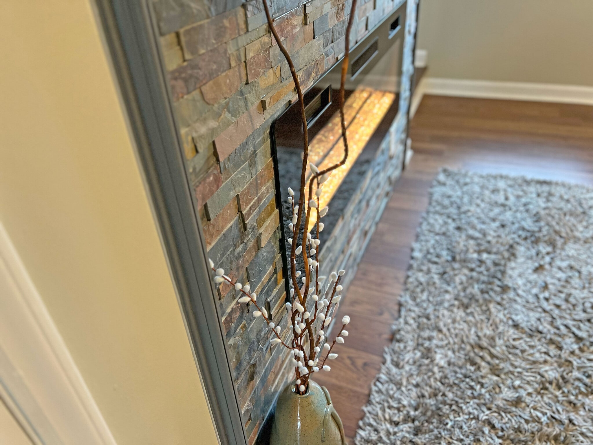 Electric fireplace - 160 17th Street Pl NW