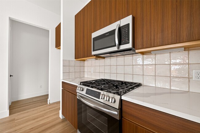 Building Photo - 7422 Maxroy St