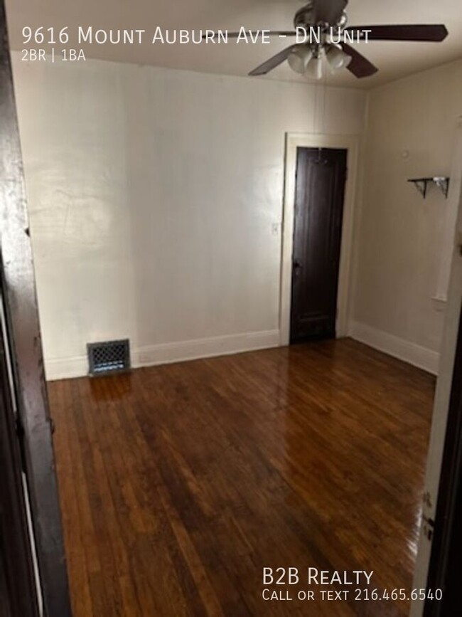 Building Photo - Charming 2-Bedroom Property in Prime Location