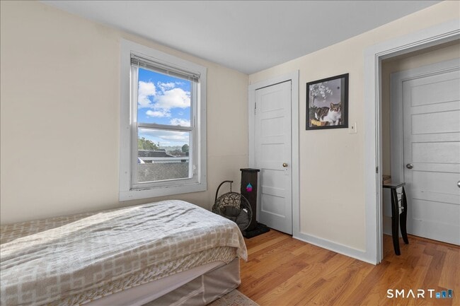 Building Photo - 17 Clinton St