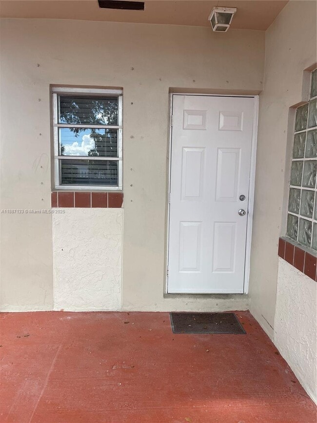 Primary Photo - 10315 SW 35th St