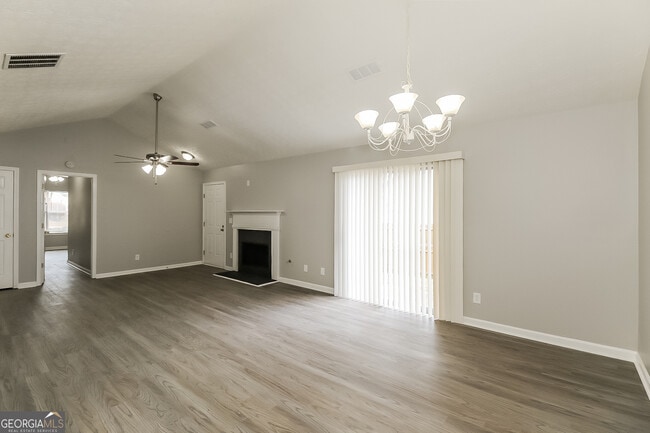 Building Photo - 358 Autumn Lake Dr