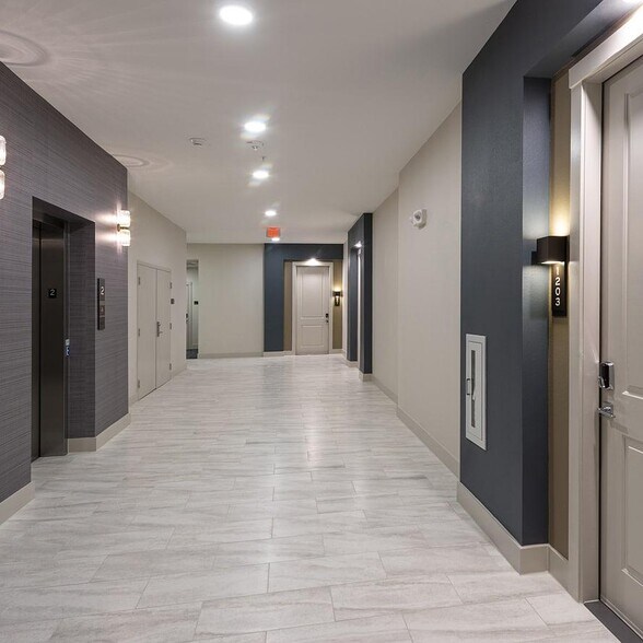 Building Photo - 401 W 25th St