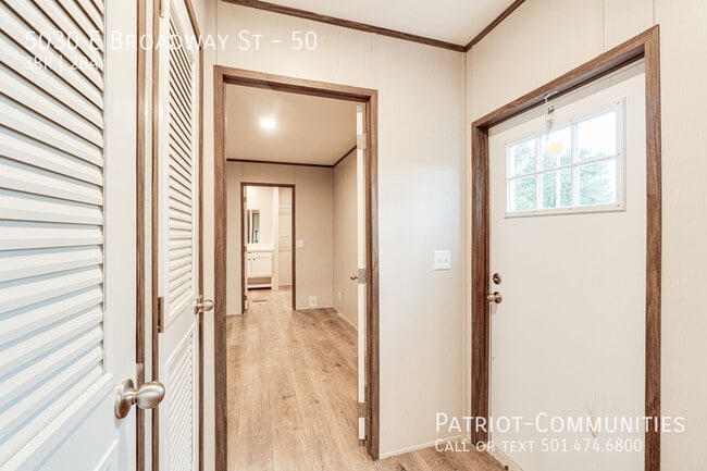 Building Photo - 5030 E Broadway St