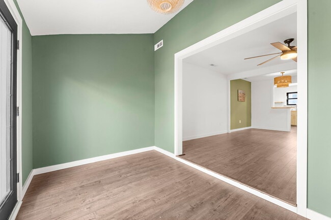 Building Photo - 706 Nora Ln