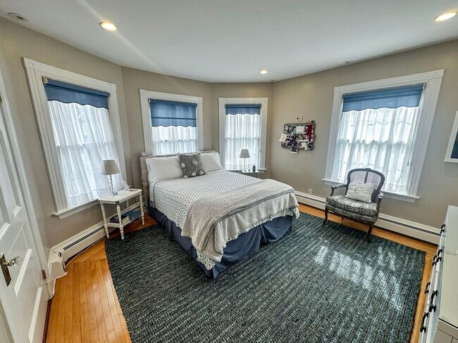 Building Photo - 15 Waban St