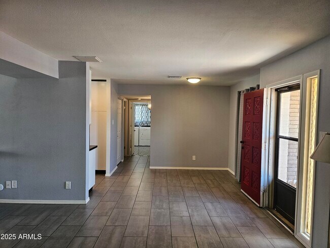 Building Photo - 1618 E Bell De Mar Dr