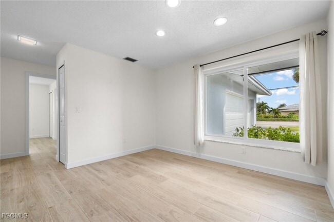 Building Photo - 5320 Coronado Pkwy