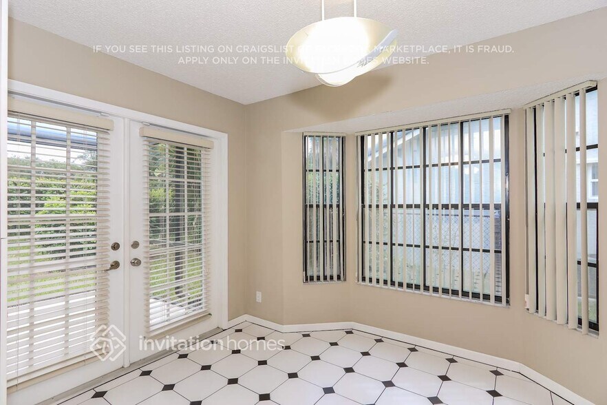 Building Photo - 5830 NW 40th Ln