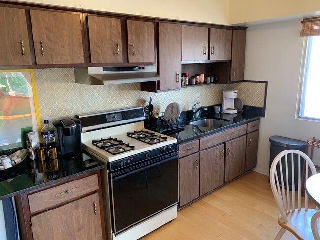 Building Photo - 7320 Lake St