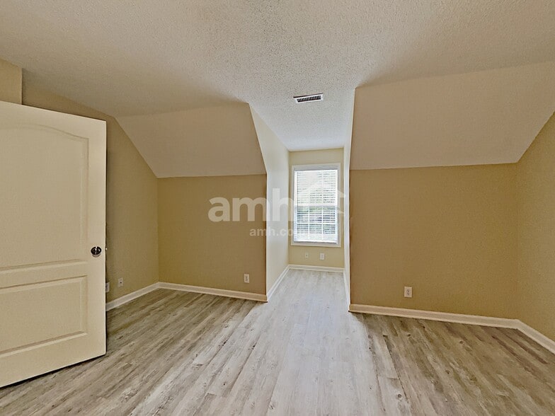 Building Photo - 1733 Needmore Rd