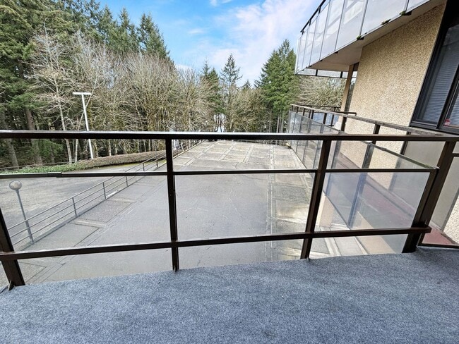 Building Photo - Capitol Lake Towers Condo (#201) w/ Move-I...