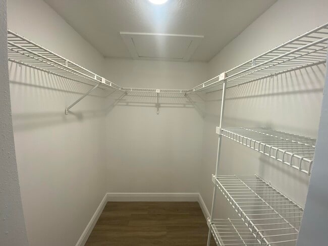 Building Photo - 6850 Royal Palm Blvd