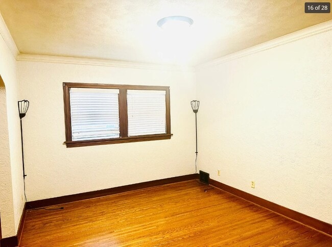 Building Photo - 2501 W Moss Ave