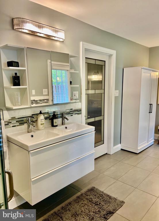 Building Photo - 1542 Crowell Rd