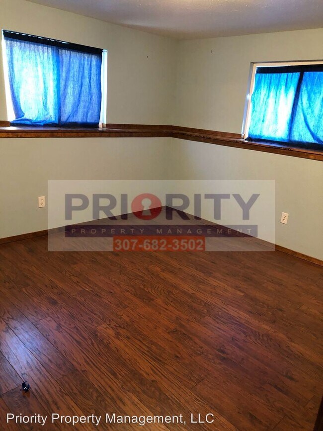 Building Photo - 5 br, 2.5 bath House - 802 Ventura Ave