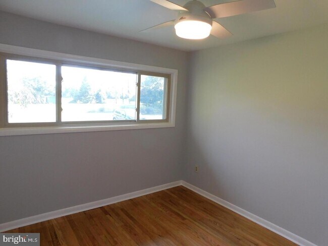 Building Photo - 1242 S Governors Ave