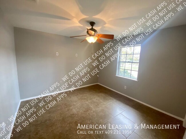 Building Photo - ** COMING SOON 12.15.24 ** 3-Bedroom, 2-Ba...