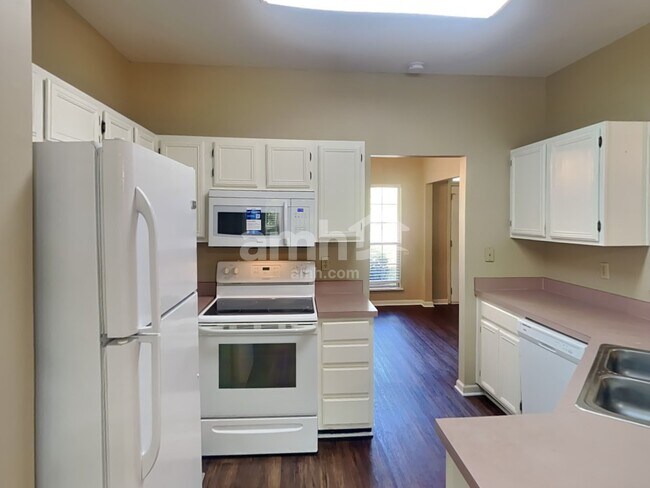 Building Photo - 601 Magnolia Ln