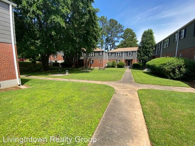 Building Photo - 1 br, 1 bath Apartment - 589-603 Seminole ...