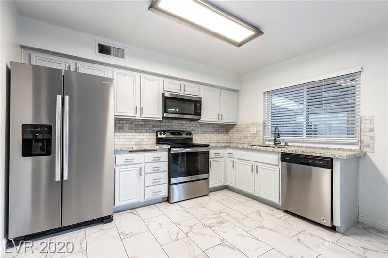 Building Photo - 4542 Brighton Dr