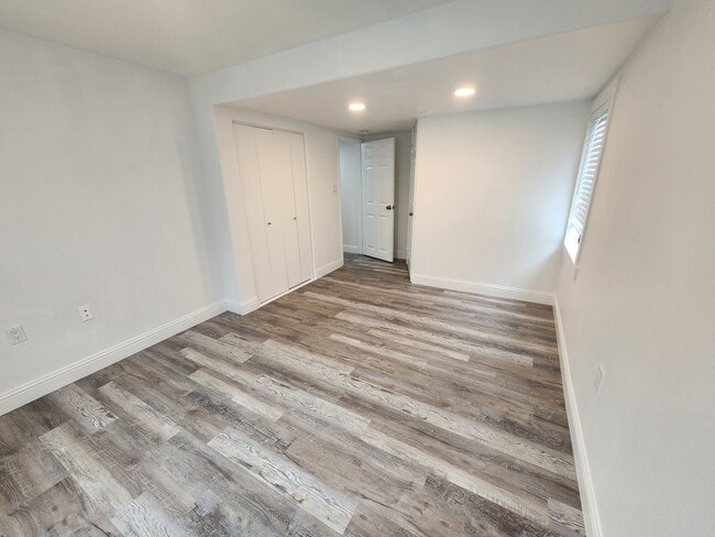 Building Photo - 2 Bed, 1 Bath Home *Gas and Electric Inclu...