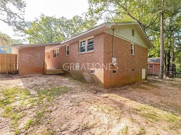 Building Photo - 912 Old Oak Dr