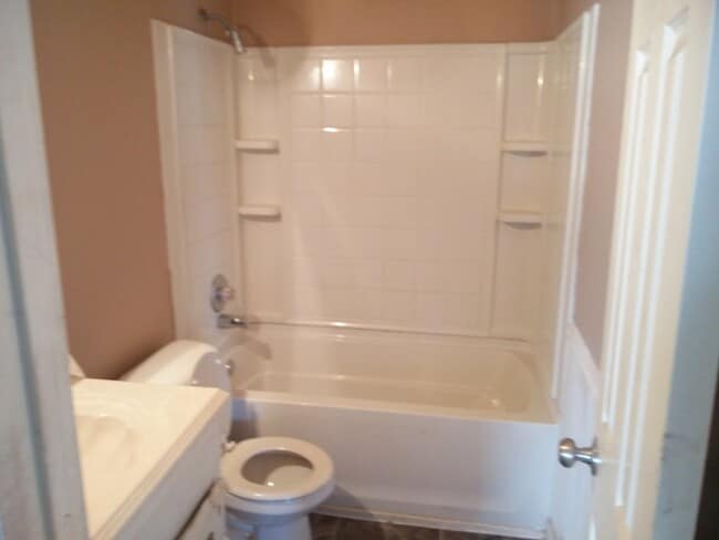 Building Photo - 5921 Milhouse Ct