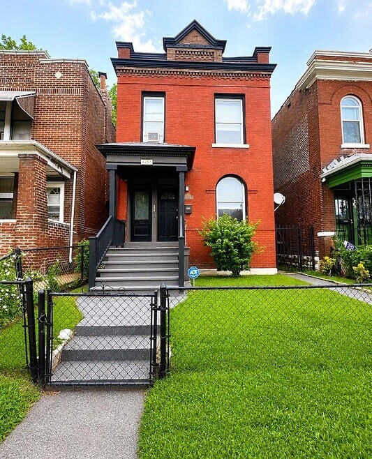 Building Photo - 4451 Oakland Ave
