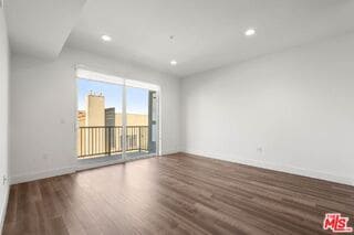 Building Photo - 1215 S Bedford Dr