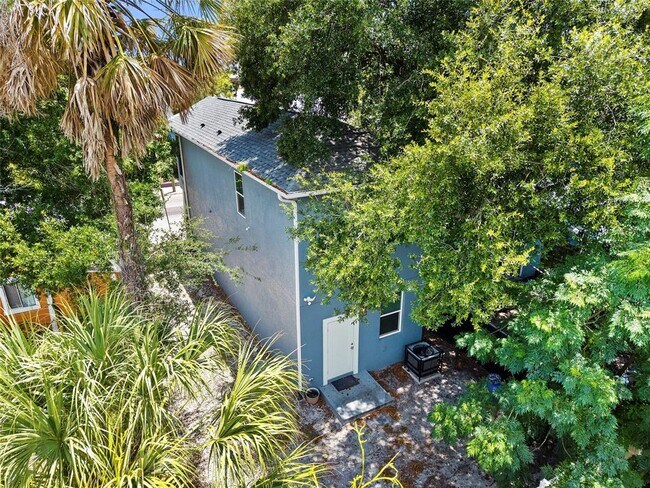 Building Photo - 2106 E 17th Ave