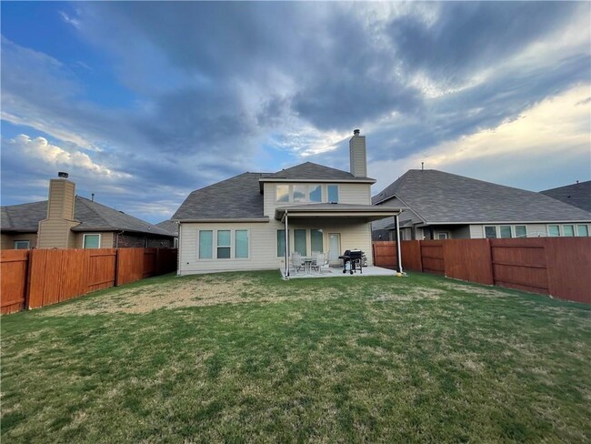 Building Photo - 348 Vista Gardens Dr
