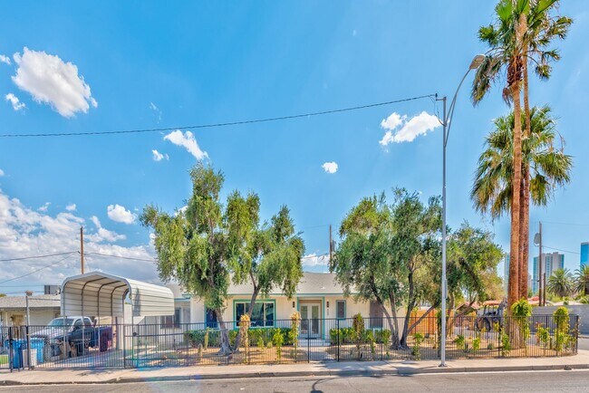 Building Photo - 800 Canosa Ave