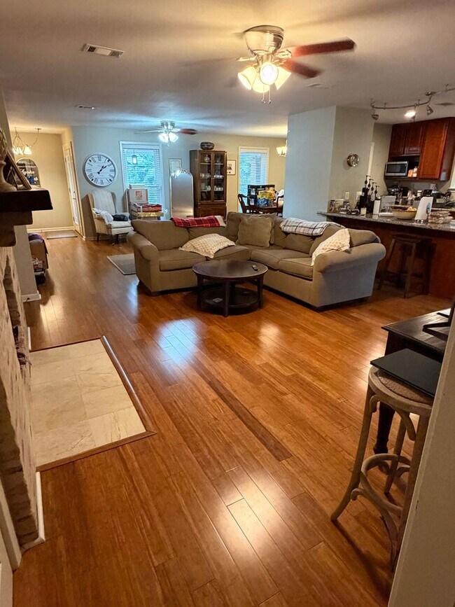 Building Photo - Spacious 3BD/2BA Single Family Home in Metairie.