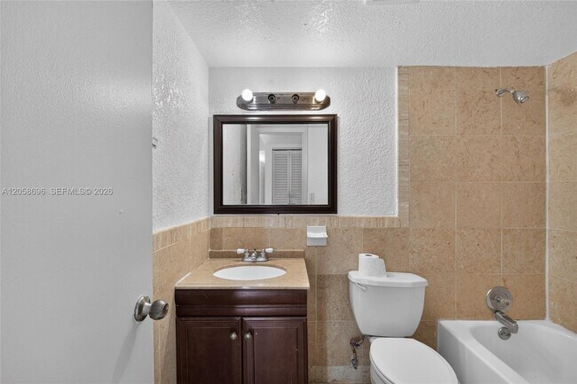 Building Photo - 6001 Shaker Wood Cir