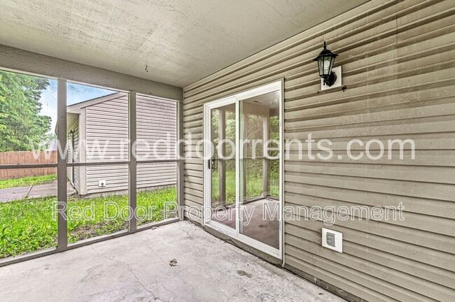 Building Photo - 10857 Cedar Pine Dr