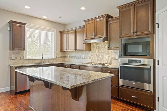 Building Photo - Spacious 4-bdrm/3-bath in North Bethany—Ga...