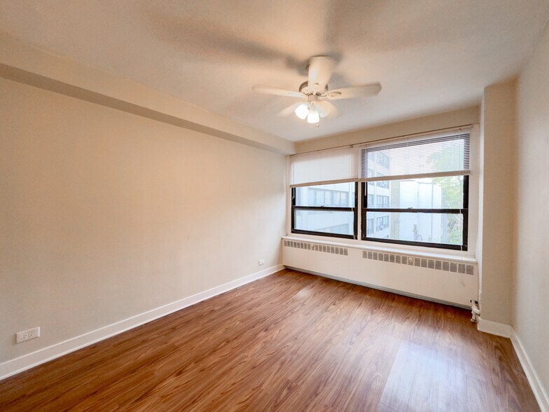 Building Photo - 4180 N Marine Dr