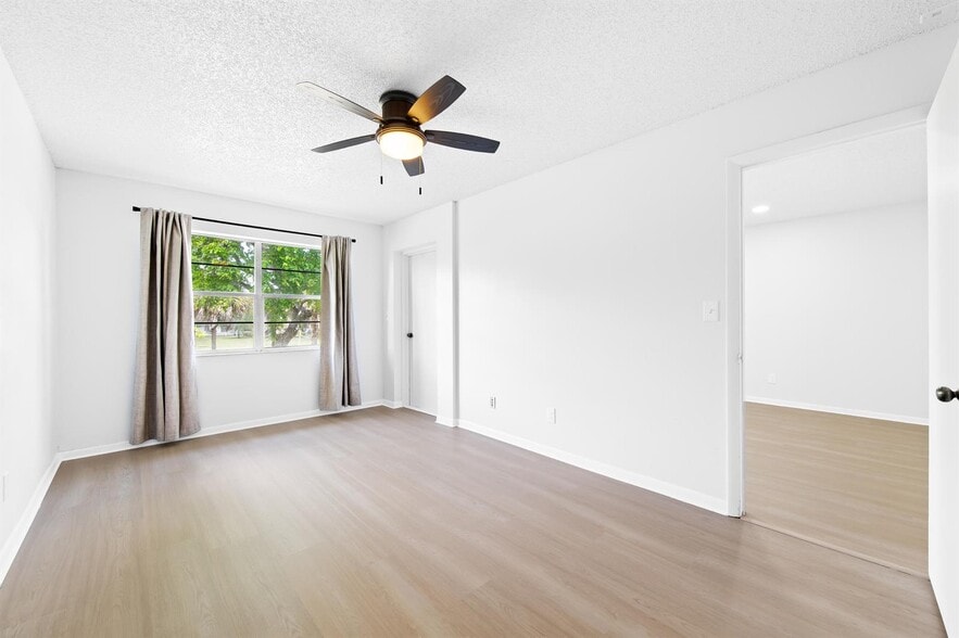 Building Photo - 4276 NW 89th Ave