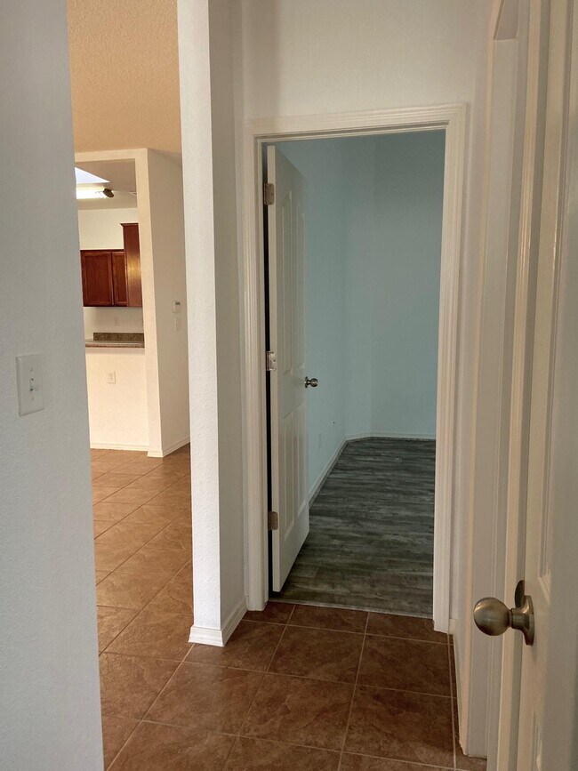 Building Photo - 1470 Senda Del Sol Ln